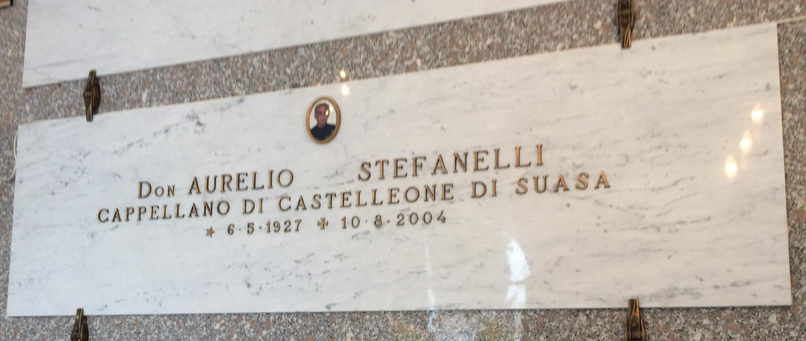 Tomba di Dona Aurellio nella Chiesa del Cimitero